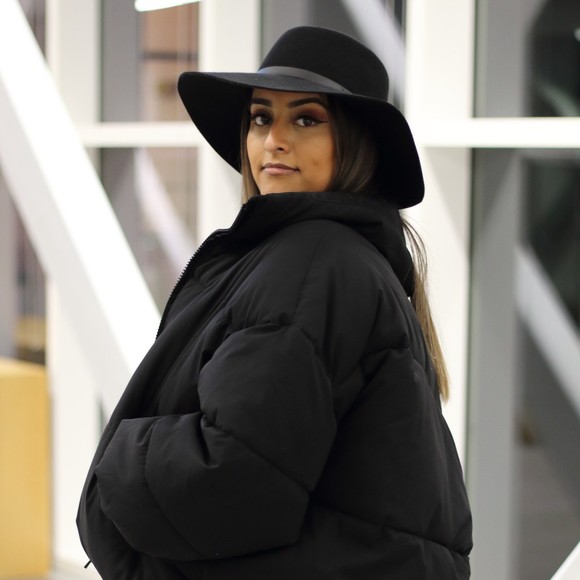 Meet your Posher, Isha - Picture 1 of 1